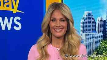 A Current Affair viewers slam reporter for appearing make-up free on air