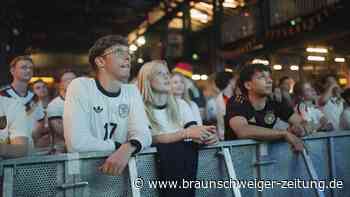 Deutschland raus: 30 emotionale Fotos vom Public Viewing in Braunschweig