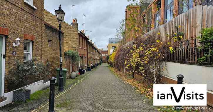 London’s Alleys: St James’s Cottages, Richmond, TW9