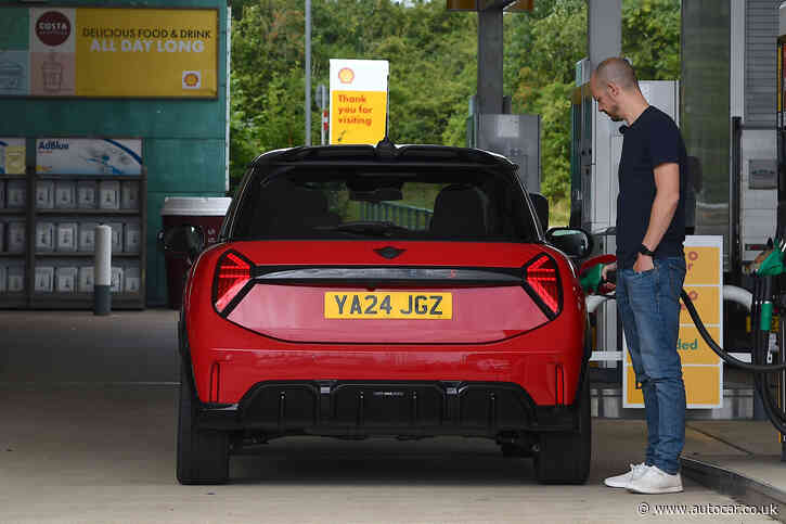 Motoring groups split on whether Fuel Finder cuts prices at the pump