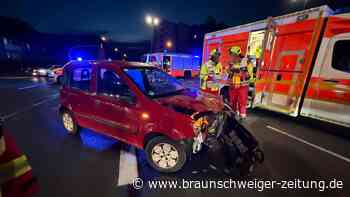 Unfall in Lebenstedt: Kreuzung gesperrt, Person kommt in Klinik