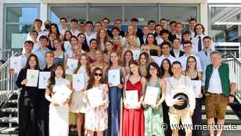 Alle 56 Abiturienten bestehen am Gymnasium Kempfenhausen – Durchschnitt 2,15