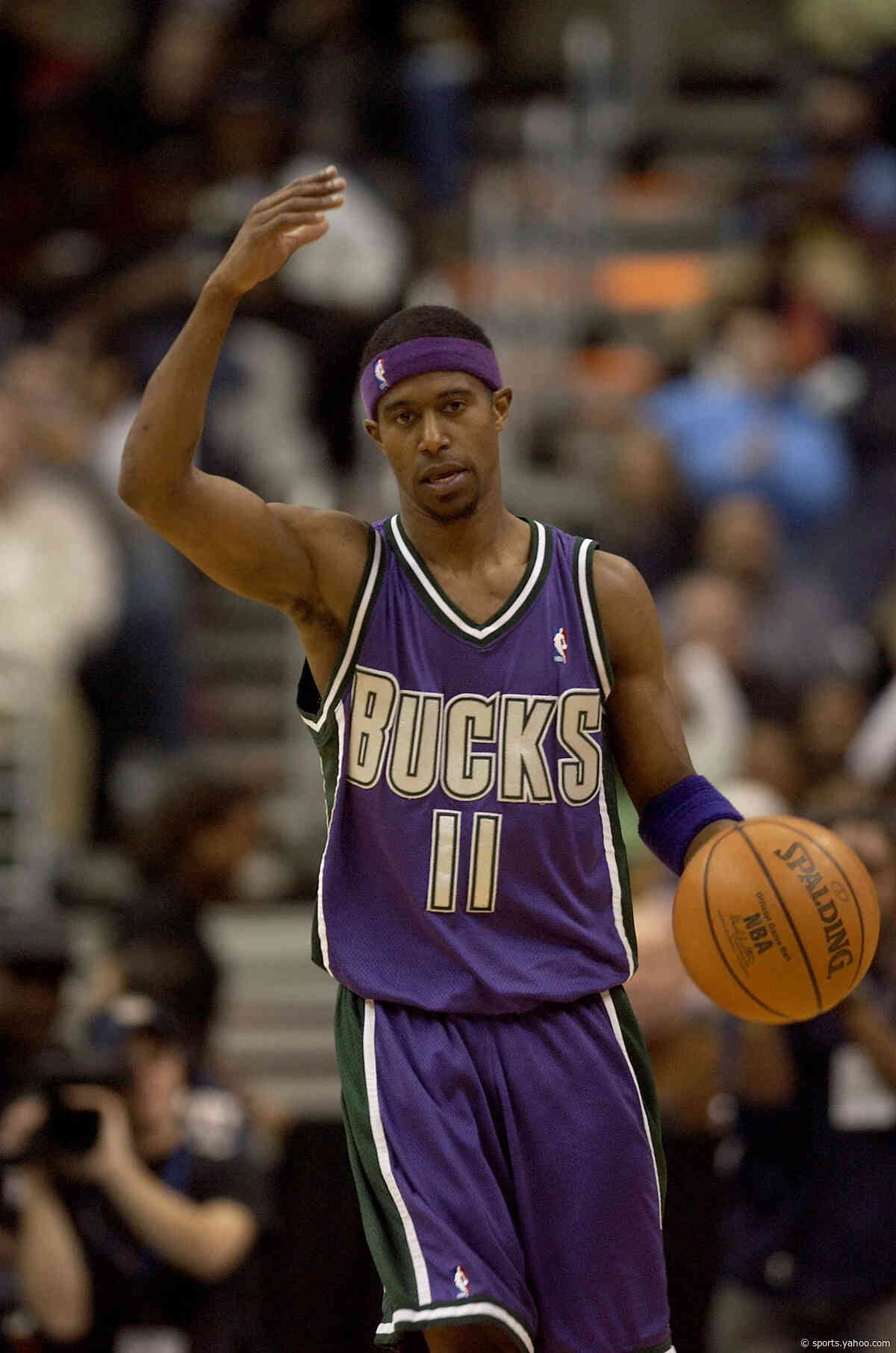 Bucks add former player T.J. Ford to coaching staff
