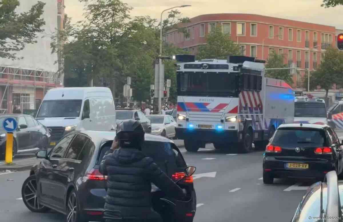 Haal je auto nu van de straat, ik herhaal, haal je auto van de straat!