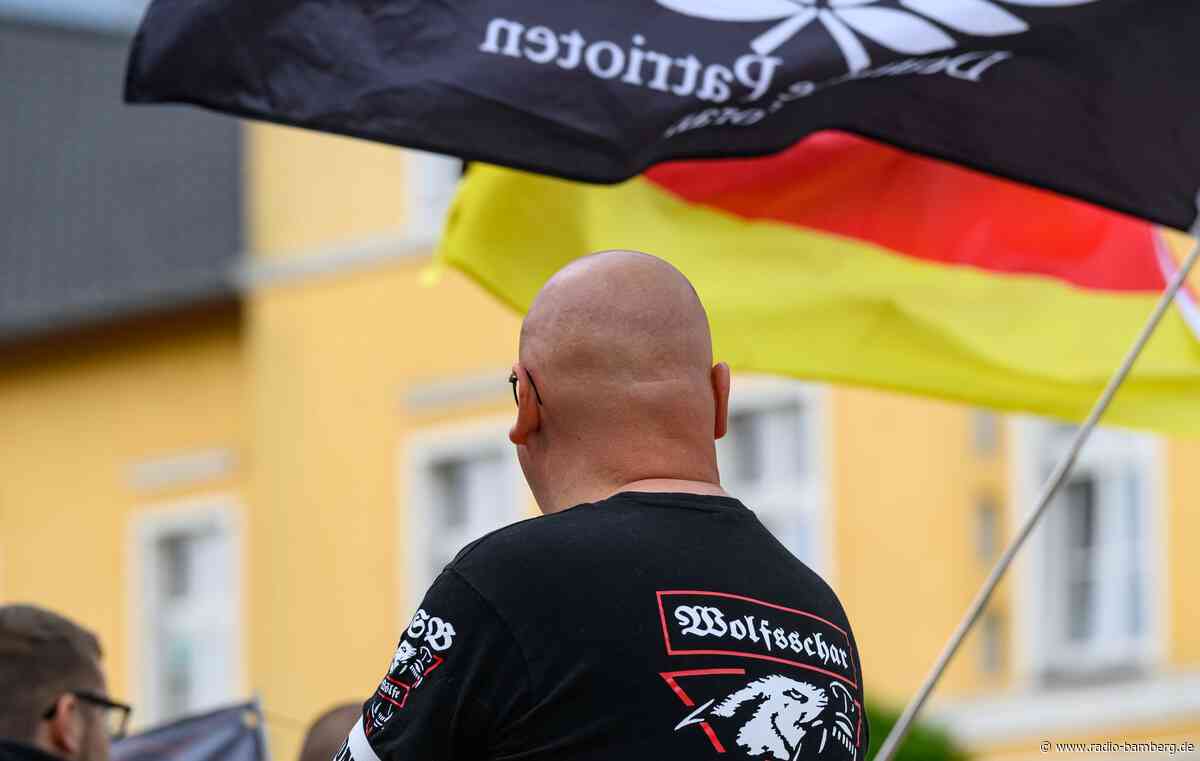 Verfassungsschutz zählt mehr Extremisten in Deutschland