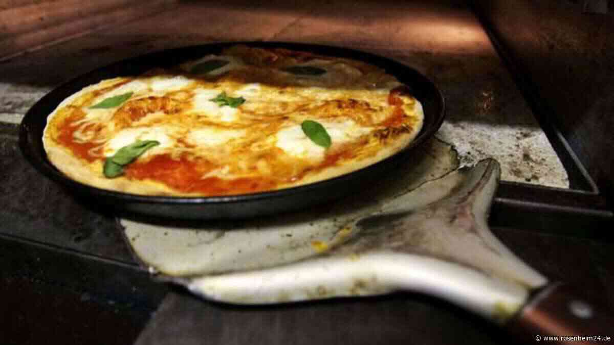 Pizza-Eskalation in Traunstein: Mann schreit Hund an, bis die Polizei kommt