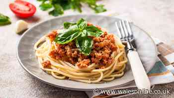 Spaghetti bolognese tastes better every time if you add food scrap to the sauce