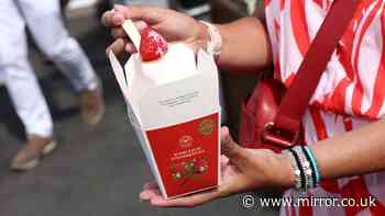 Woman buys strawberries and cream at Wimbledon and is floored by price
