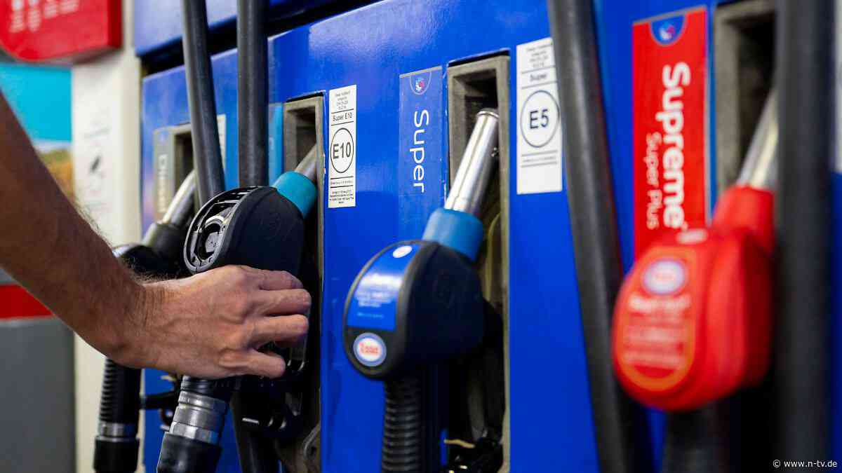Spritpreise steigen und steigen: Jetzt wird es voll an den Tankstellen