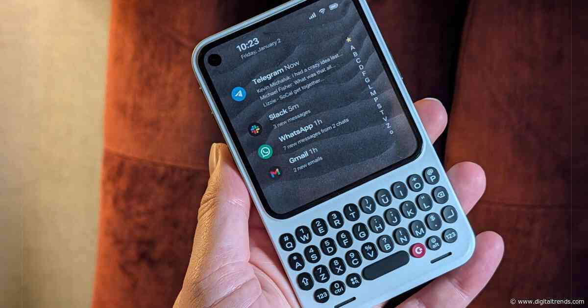 The Clicks Communicator just showed off its software, and it actually looks promising