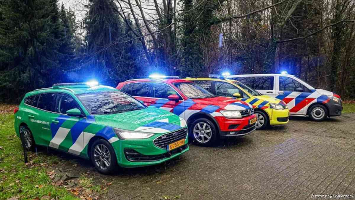 Zeker elf gewonden door lekken gevaarlijke stof uit heftruckaccu in Genemuiden