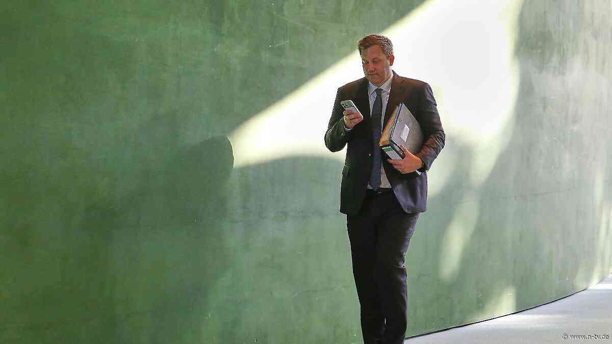 Zwei Modelle für Steuerreform: Bis zu 900 Euro im Jahr: Klingbeil will 35 Millionen Steuerzahler entlasten