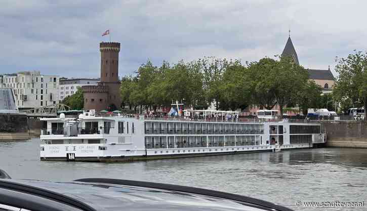 Vastgelopen Vikingschip vaart weer na incident bij Keulen