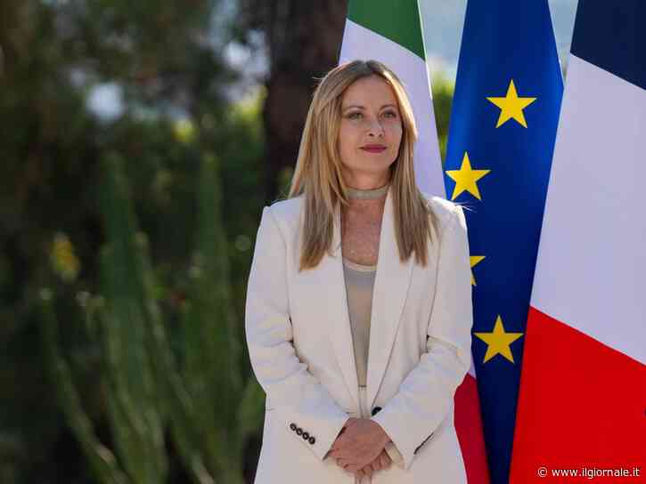 Scuola, Meloni: "420 milioni per lo studio-formazione dei nostri ragazzi all'estero"