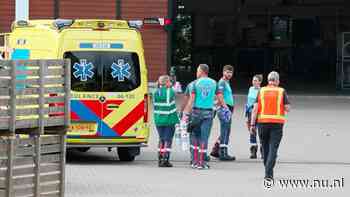 Veertien gewonden door lekken gevaarlijke stof uit heftruckaccu in Genemuiden