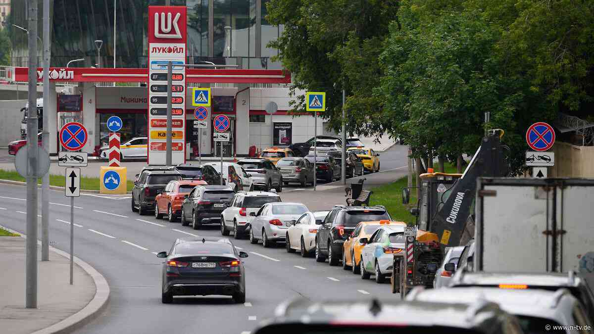 Drohnen treffen Raffinerien: In Russland wird Benzin zur Mangelware