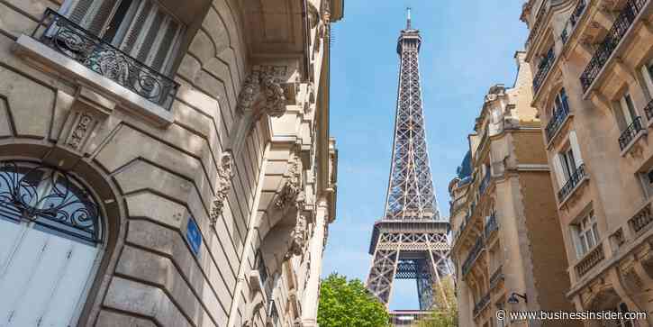 I worked as a tour guide in Paris. Here are the 5 biggest mistakes I saw tourists make.