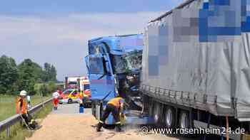 Schwerer Lkw-Unfall auf A93 – Autobahn ab Brannenburg komplett gesperrt