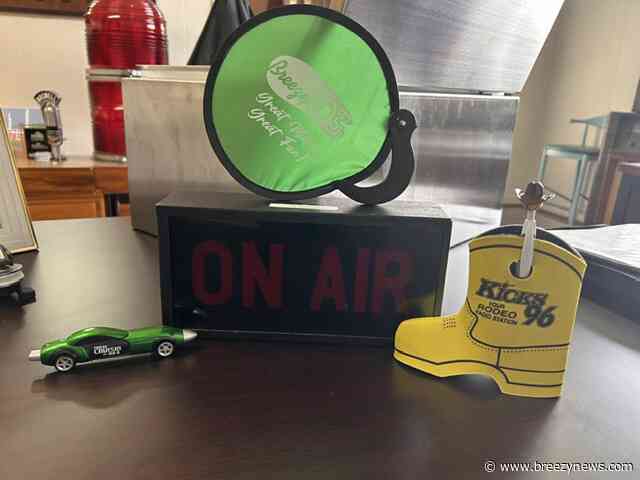Audio: Mid-Mississippi Library Discusses Community Time Capsule Project on The BreckFast Show