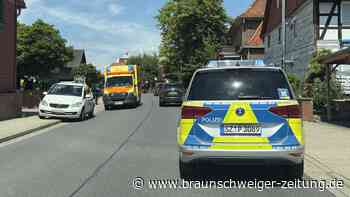 Person von Auto überrollt – Rettungshubschrauber landet in Adenstedt