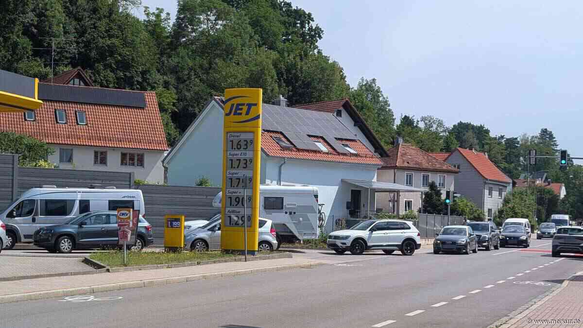 Tankrabatt läuft aus: Ansturm an der Zapfsäule – „Tankstelle wird wohl leerlaufen“