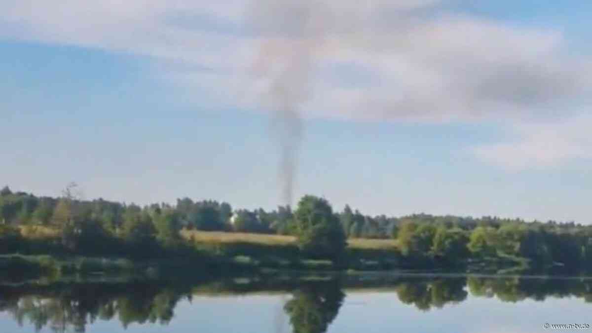 Selenskyj teilt Aufnahmen: Kiew greift erneut Satellitenzentrum bei Moskau an