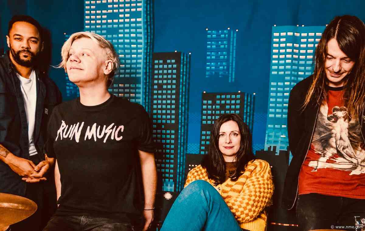 Johnny Foreigner return with new album ‘Forwards!’ and thrashing single ‘The New Navigation’ ahead of UK tour