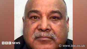 Government 'cannot deport' grooming gang ringleader