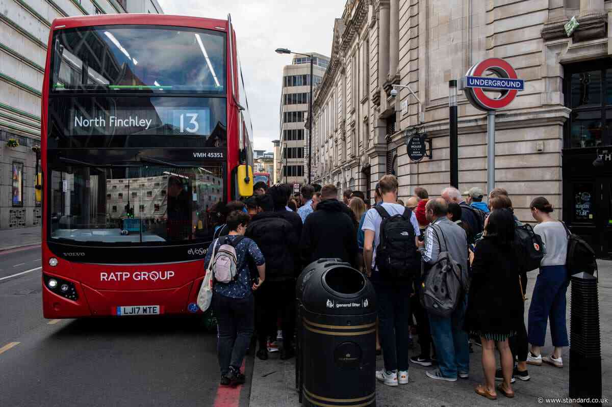 London bus drivers to vote on strike over hot conditions