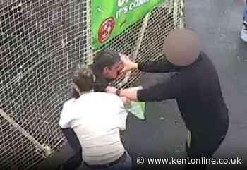 Watch off-duty police officer help detain shoplifter at petrol station