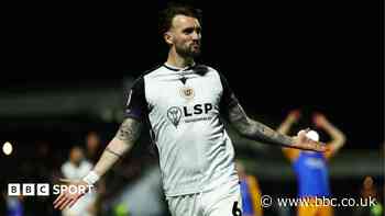 Defender Cameron leaves Bromley