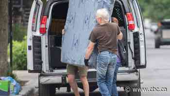 Ahead of moving day, Montreal public health urges caution in the heat