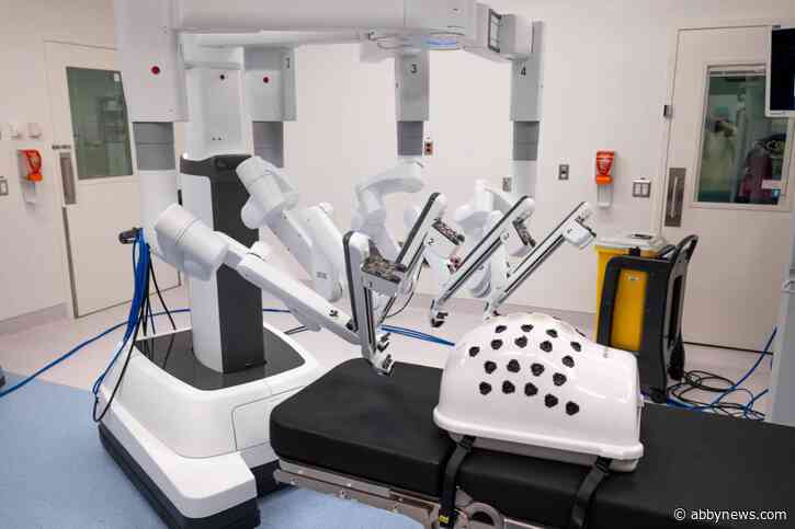 First robotic-assisted surgery a success at Surrey Memorial Hospital