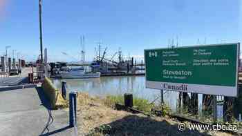 6 people presumed drowned as RCMP lead recovery of sunken boat near Richmond, B.C.