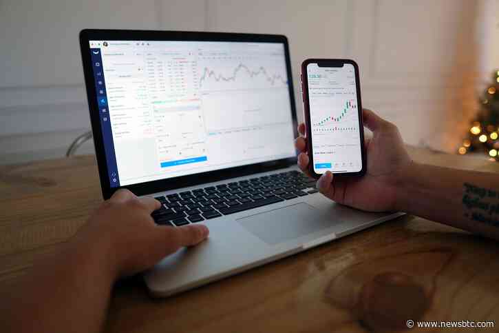 XRP Holds $1 Support As Wallet Growth Hits Three-Month High