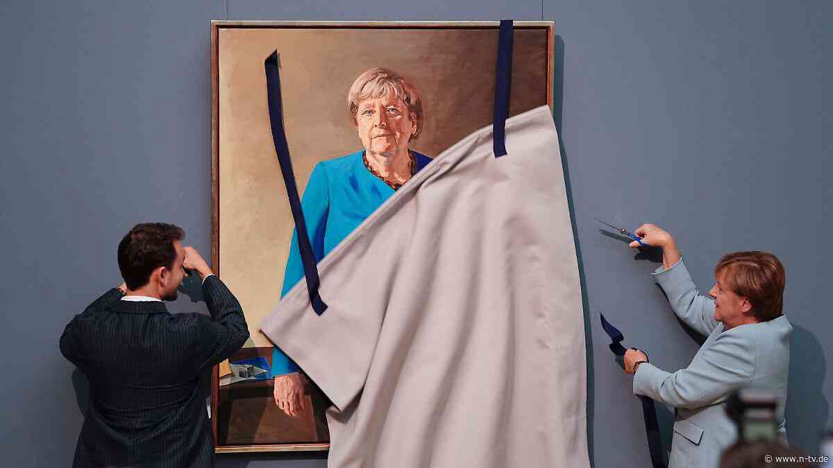 "Tut dem Museum bestimmt gut": Merkel hängt auf Augenhöhe