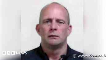 Taxi driver who raped teenage passenger keeps operator's licence