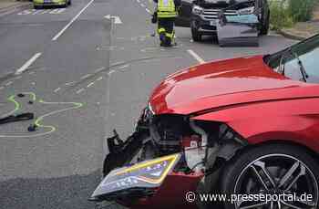 FW-OB: Verkehrsunfall - PKW überschlägt sich auf der Buschhausener Straße