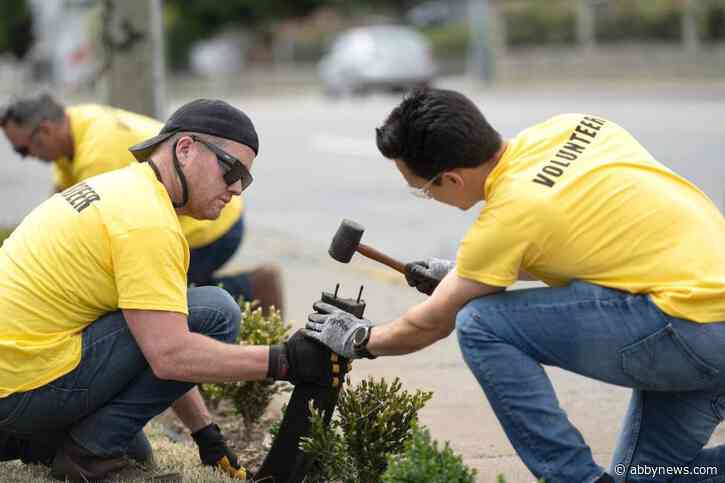 FortisBC volunteers make upgrades to Abbotsford’s Cyrus Centre