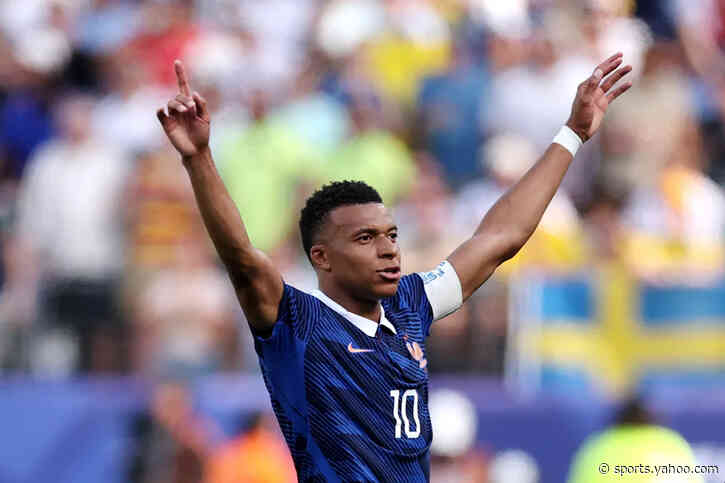 Mbappé makes World Cup knockout history after scoring vs Sweden 📈