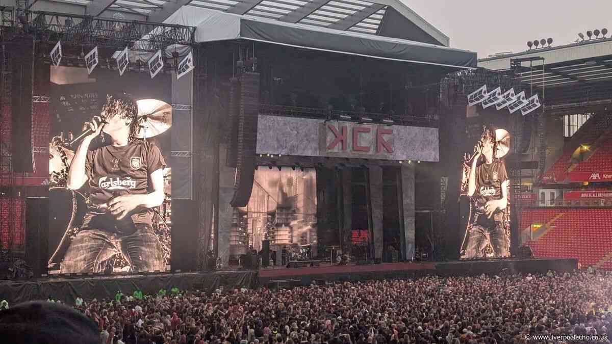 My Chemical Romance star's nod to Steven Gerrard at Anfield show