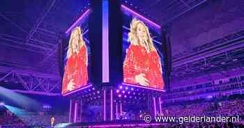Zwarte doeken op tribunes, maar Helene Fischer laat in GelreDome zien waarom haar fans zo van haar houden