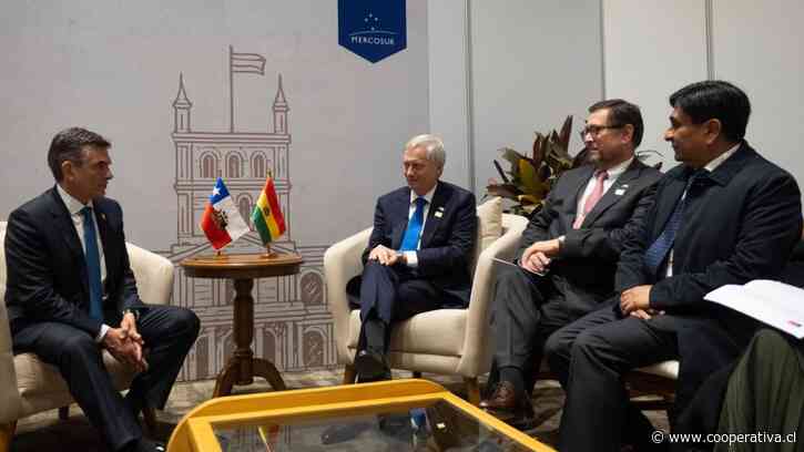 Canciller valoró "cálida" reunión Kast-Paz en Mercosur y anticipa visita presidencial a Bolivia