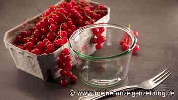 Johannisbeeren schnell entstielen - mit diesem Trick