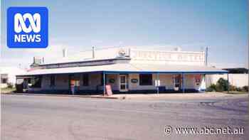 Patrons farewell historical pub in outback town amid spate of closures