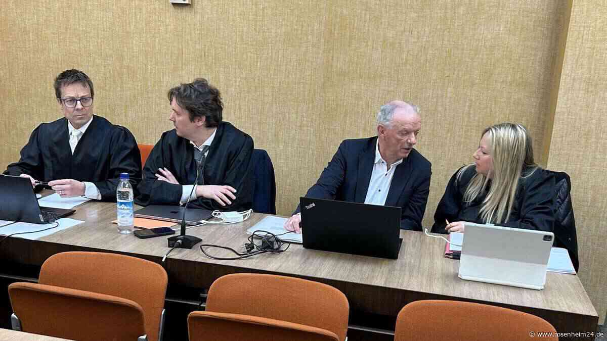 Kuss auf den Mund: Ex-Gerichtspräsident Kroiß zu Geldstrafe verurteilt - was folgt nun?
