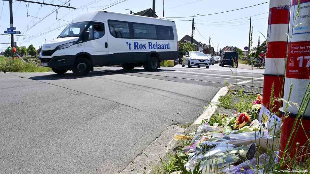 Vergeten jongen (12) zit urenlang vast in schoolbus omstreden Belgisch bedrijf