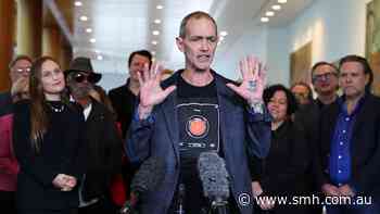 Write us a cheque: Australian authors, musicians want AI forced to pay for using their work