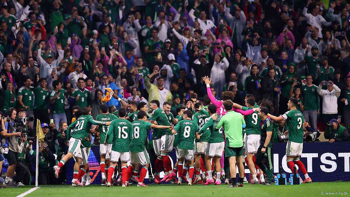 Soll England doch kommen!: Bier fliegt durch die Luft: Mexiko zerrupft DFB-Schreck und brüllt Coup herbei