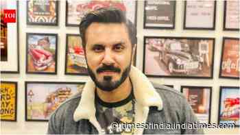 Pakistani singer reacts as Amaal recreates Awarapan songs